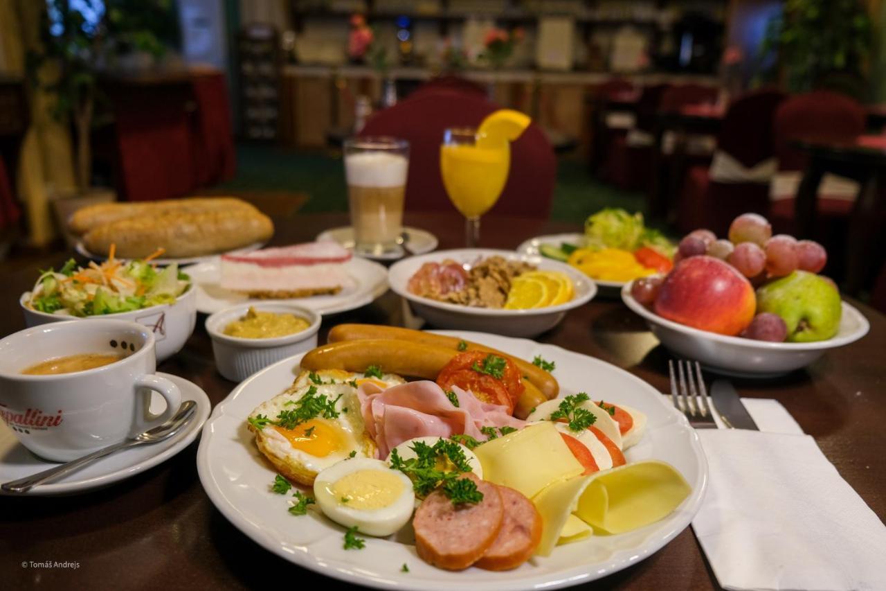 Hotel Tommy Wellness & Spa 나호트 외부 사진