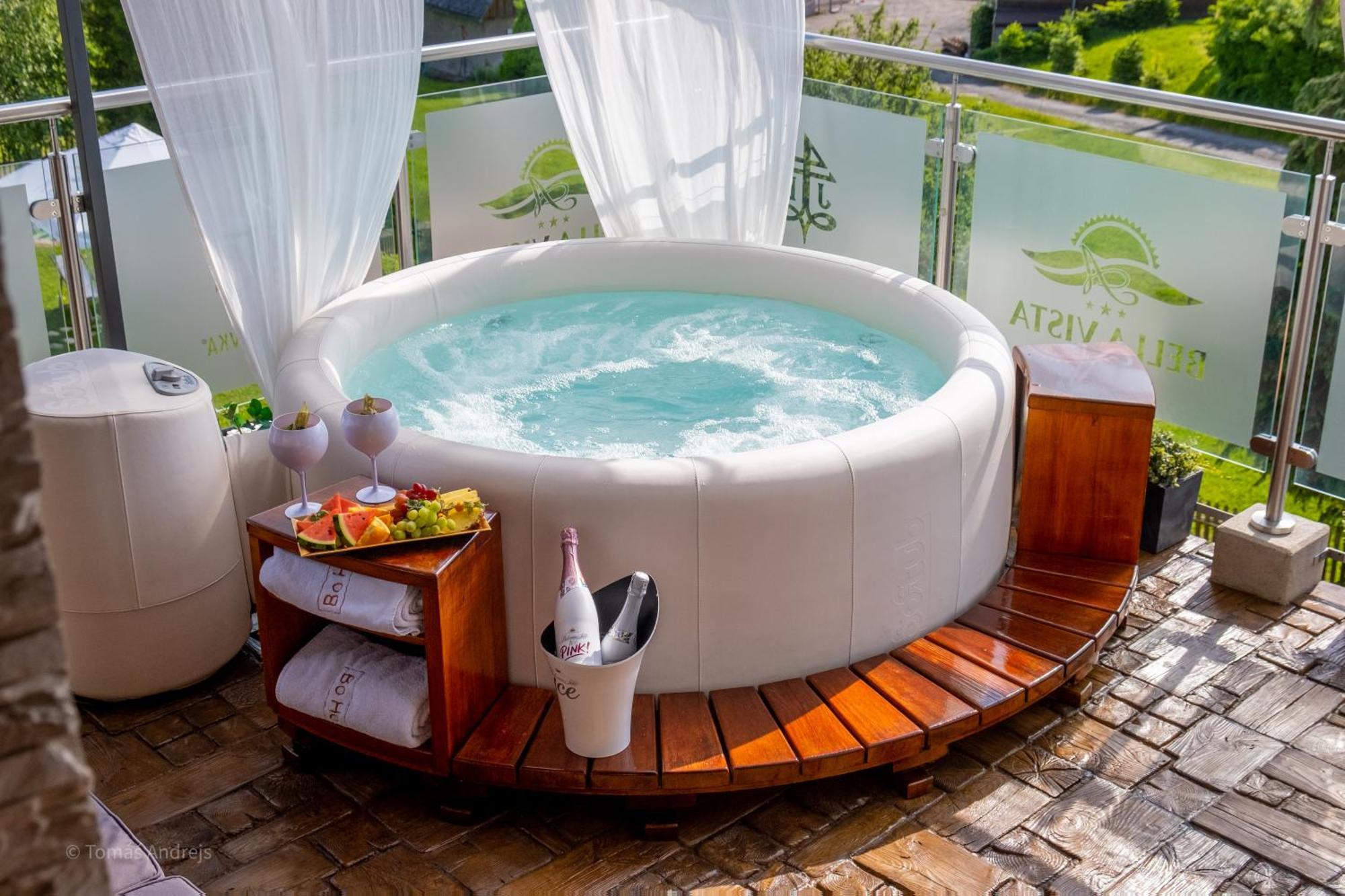 Hotel Tommy Wellness & Spa 나호트 외부 사진